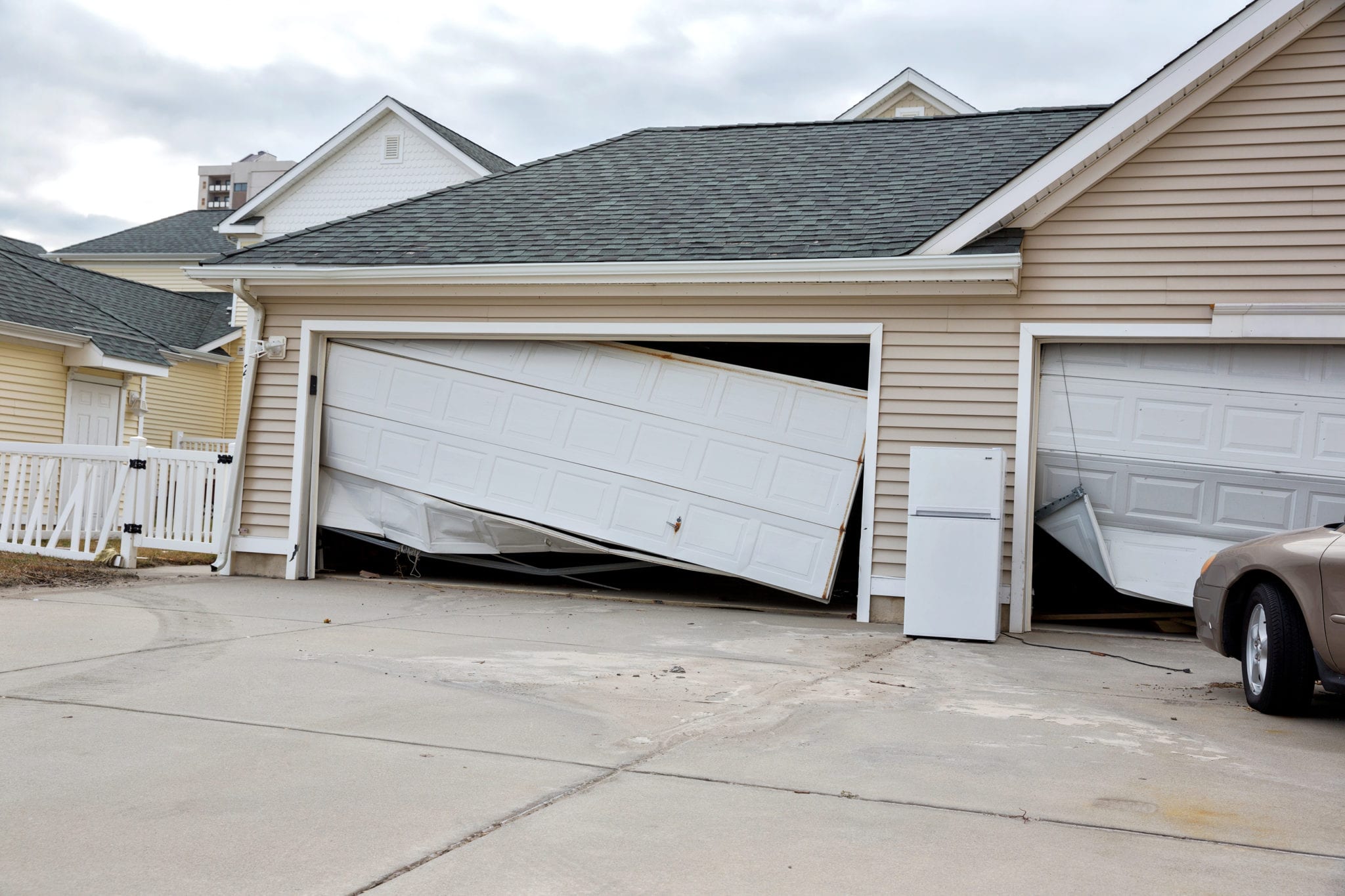 You are currently viewing Top Signs Your Garage Door Needs Repair