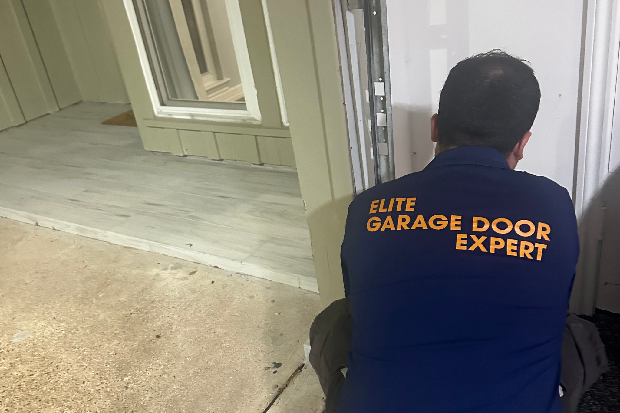 Read more about the article Houston Garage Door Repair | Expert Same-Day Service